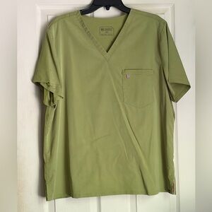 Mediclo women’s scrub top size XXL
